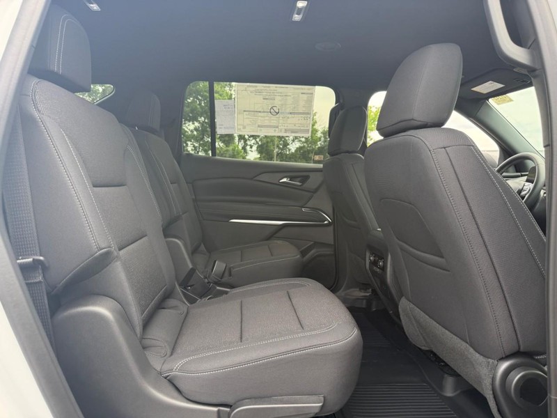 Chevrolet Traverse Vehicle Full-screen Gallery Image 5