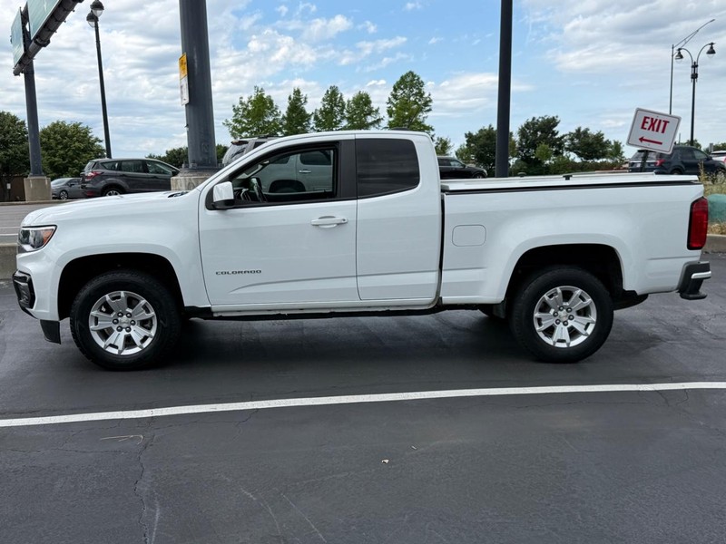 Chevrolet Colorado Vehicle Full-screen Gallery Image 2