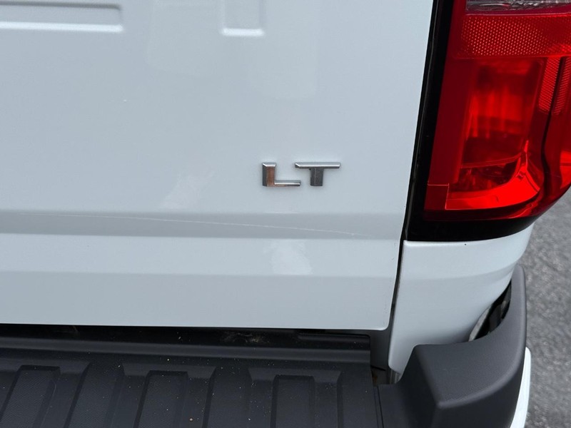 Chevrolet Colorado Vehicle Full-screen Gallery Image 6
