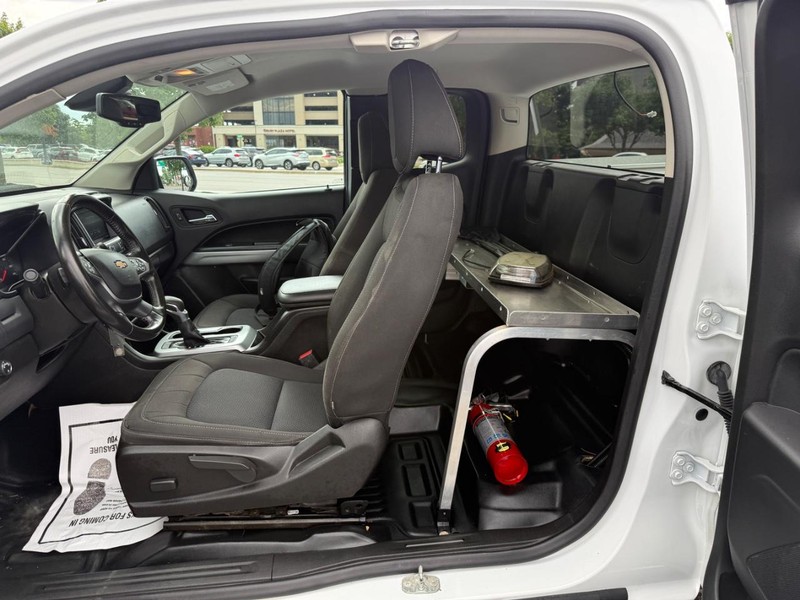 Chevrolet Colorado Vehicle Full-screen Gallery Image 11