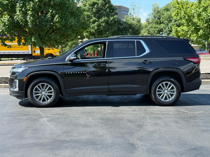 Chevrolet Traverse Vehicle Full-screen Gallery Image 2