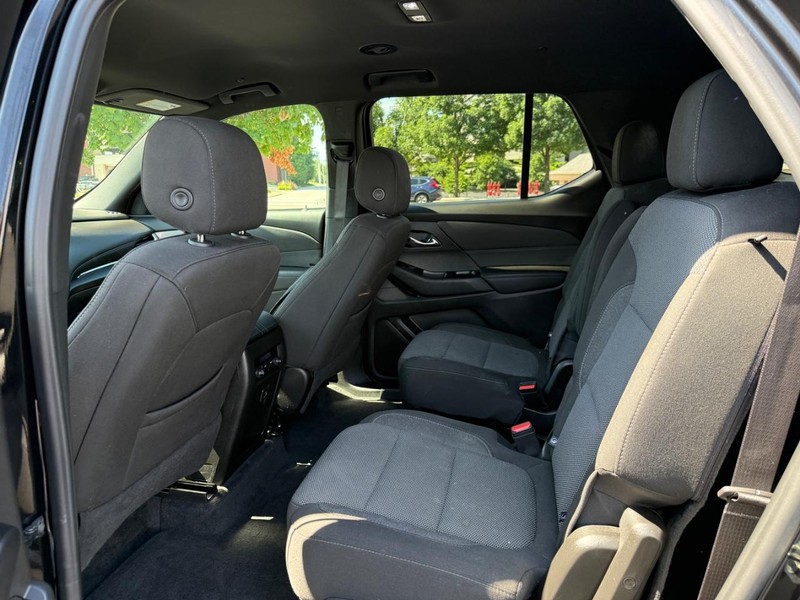 Chevrolet Traverse Vehicle Full-screen Gallery Image 12