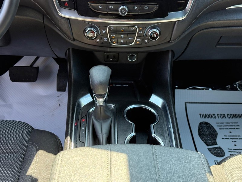 Chevrolet Traverse Vehicle Full-screen Gallery Image 16