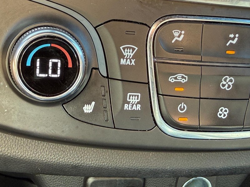 Chevrolet Traverse Vehicle Full-screen Gallery Image 24