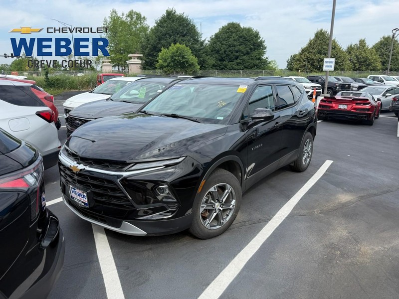 Chevrolet Blazer Vehicle Full-screen Gallery Image 01