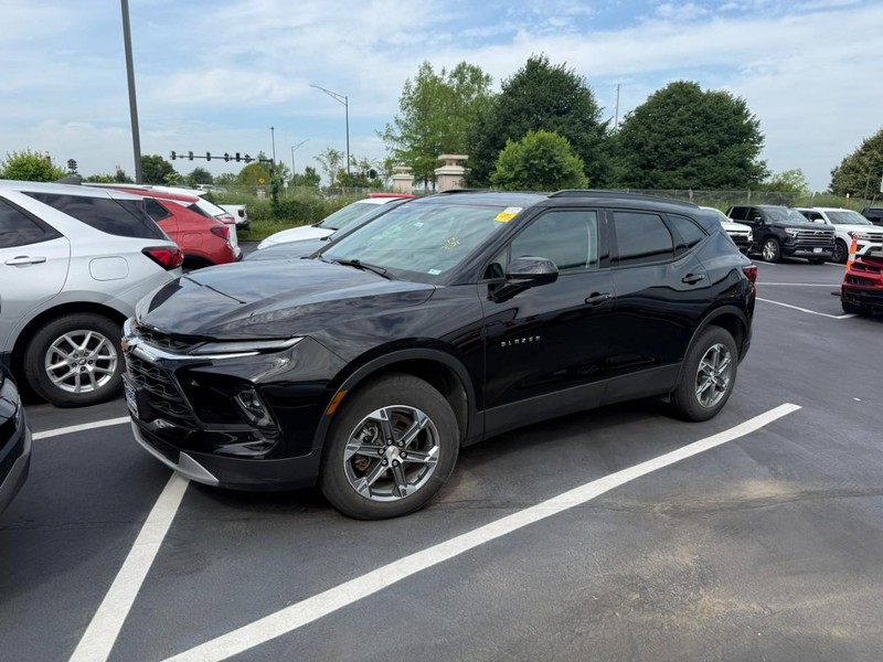 Chevrolet Blazer Vehicle Full-screen Gallery Image 03
