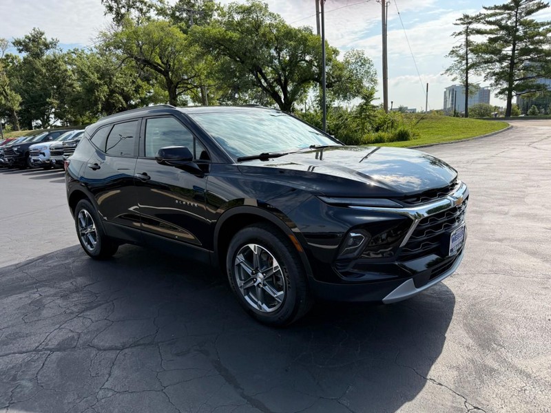 Chevrolet Blazer Vehicle Full-screen Gallery Image 08