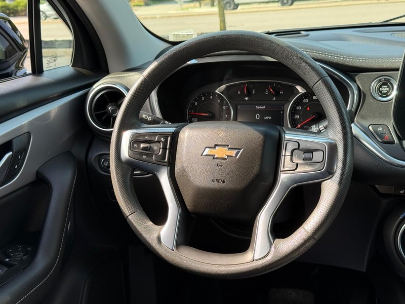 Chevrolet Blazer Vehicle Full-screen Gallery Image 12