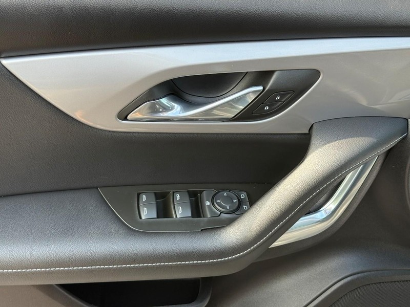 Chevrolet Blazer Vehicle Full-screen Gallery Image 15