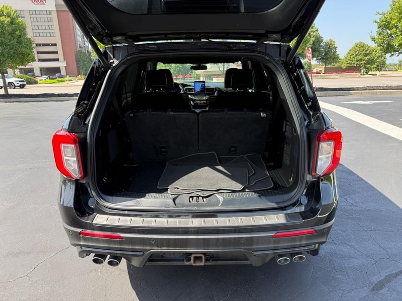 Ford Explorer Vehicle Full-screen Gallery Image 6