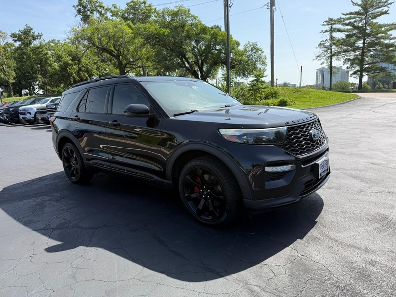 Ford Explorer Vehicle Full-screen Gallery Image 9