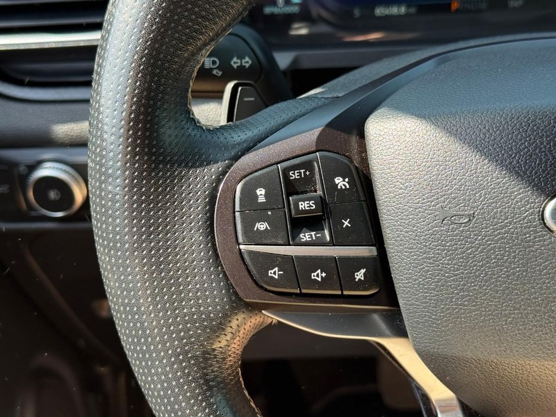 Ford Explorer Vehicle Full-screen Gallery Image 21