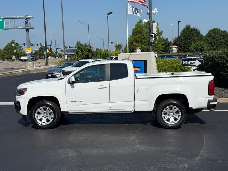 Chevrolet Colorado Vehicle Full-screen Gallery Image 2