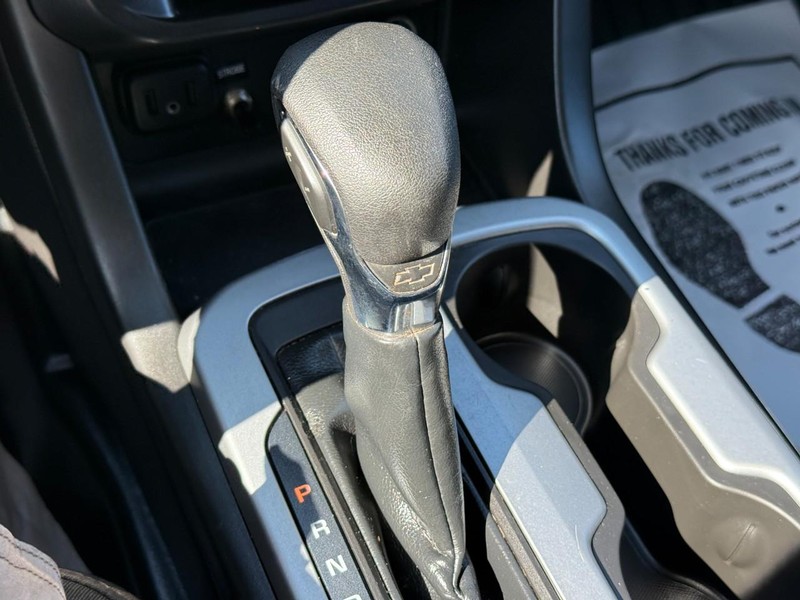 Chevrolet Colorado Vehicle Full-screen Gallery Image 16