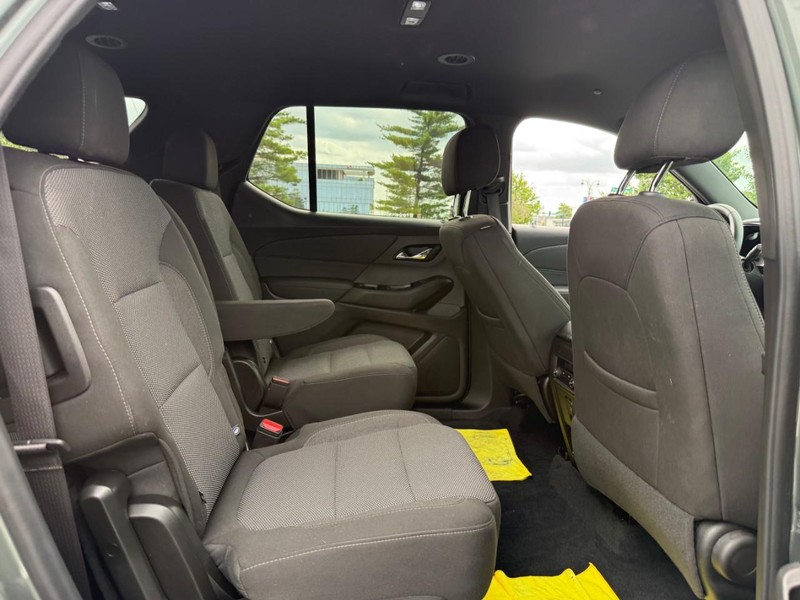 Chevrolet Traverse Vehicle Full-screen Gallery Image 10