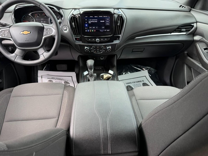 Chevrolet Traverse Vehicle Full-screen Gallery Image 12