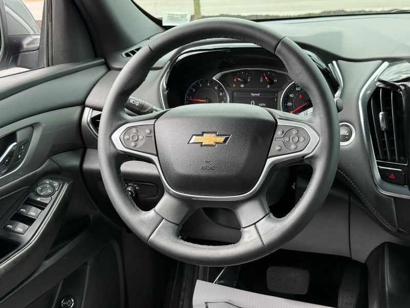 Chevrolet Traverse Vehicle Full-screen Gallery Image 13