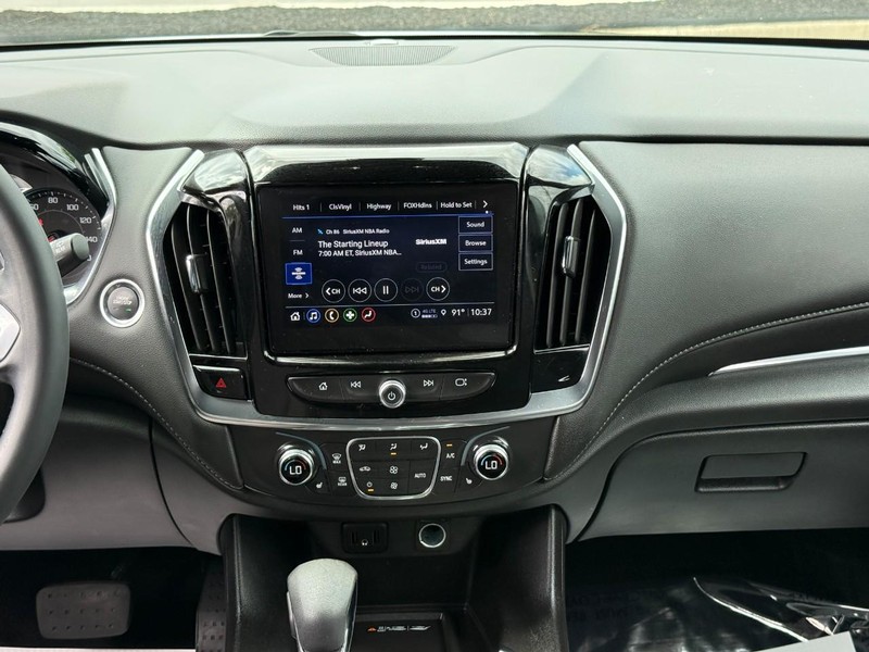 Chevrolet Traverse Vehicle Full-screen Gallery Image 14