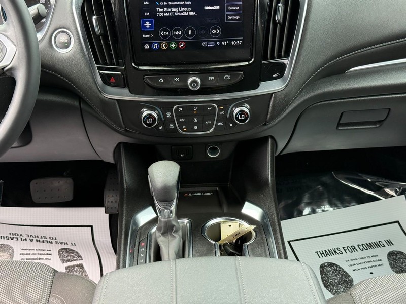 Chevrolet Traverse Vehicle Full-screen Gallery Image 15