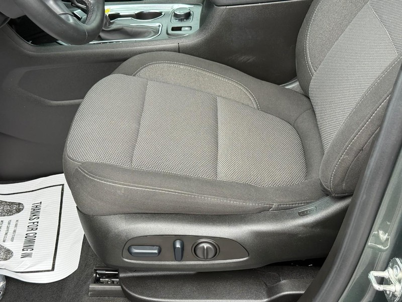 Chevrolet Traverse Vehicle Full-screen Gallery Image 17
