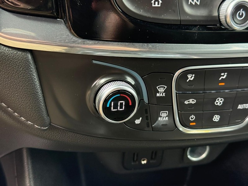 Chevrolet Traverse Vehicle Full-screen Gallery Image 22