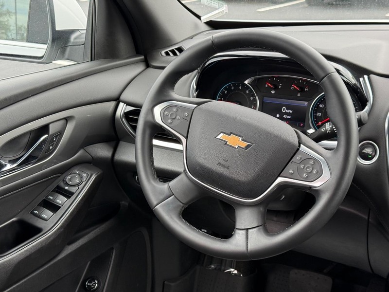Chevrolet Traverse Vehicle Full-screen Gallery Image 14