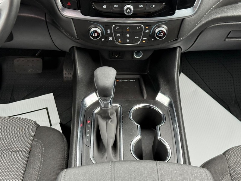 Chevrolet Traverse Vehicle Full-screen Gallery Image 16
