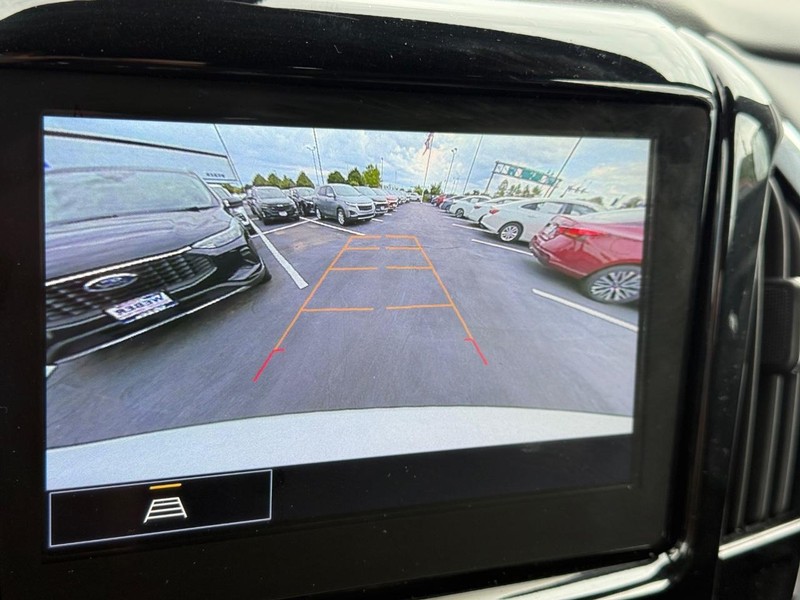 Chevrolet Traverse Vehicle Full-screen Gallery Image 23