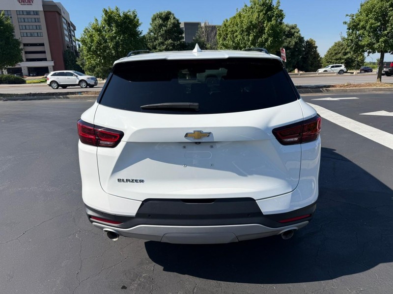 Chevrolet Blazer Vehicle Full-screen Gallery Image 06