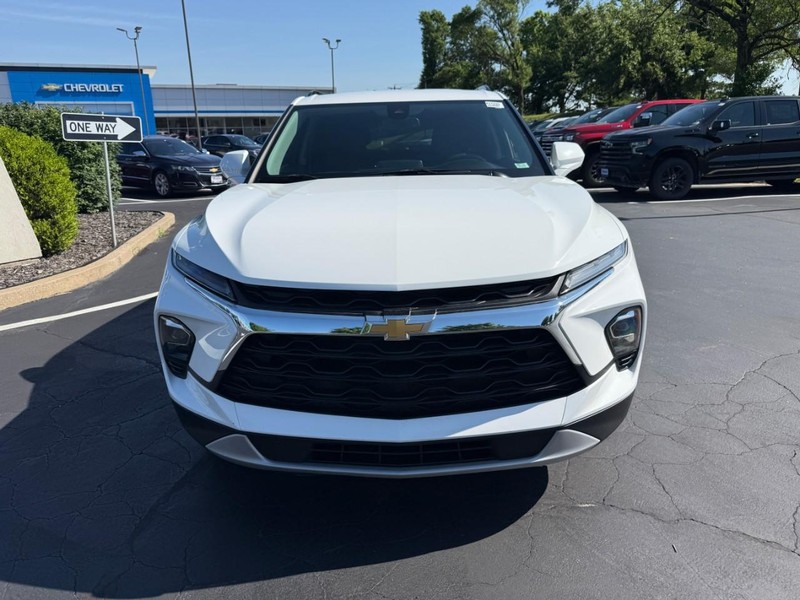 Chevrolet Blazer Vehicle Full-screen Gallery Image 09