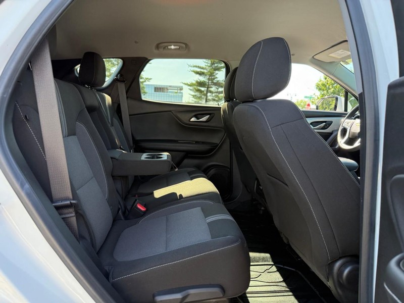 Chevrolet Blazer Vehicle Full-screen Gallery Image 10