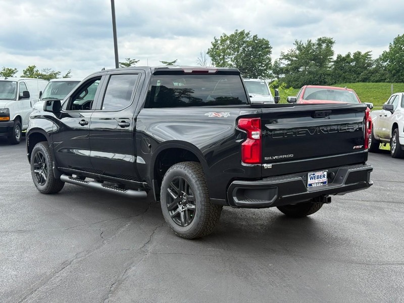 Chevrolet Silverado 1500 Vehicle Full-screen Gallery Image 3
