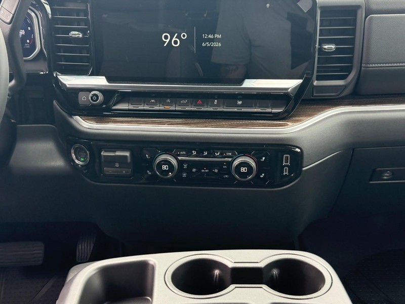 Chevrolet Silverado 1500 Vehicle Full-screen Gallery Image 10