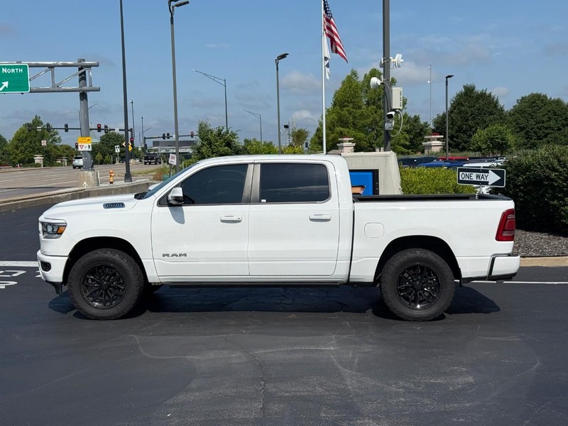 Ram 1500 Vehicle Full-screen Gallery Image 2