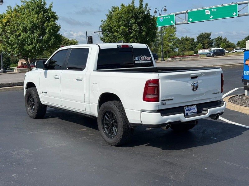 Ram 1500 Vehicle Full-screen Gallery Image 3