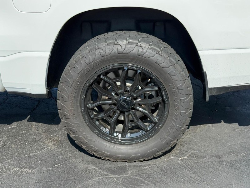 Ram 1500 Vehicle Full-screen Gallery Image 4