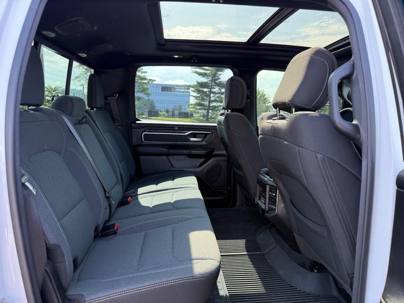 Ram 1500 Vehicle Full-screen Gallery Image 10