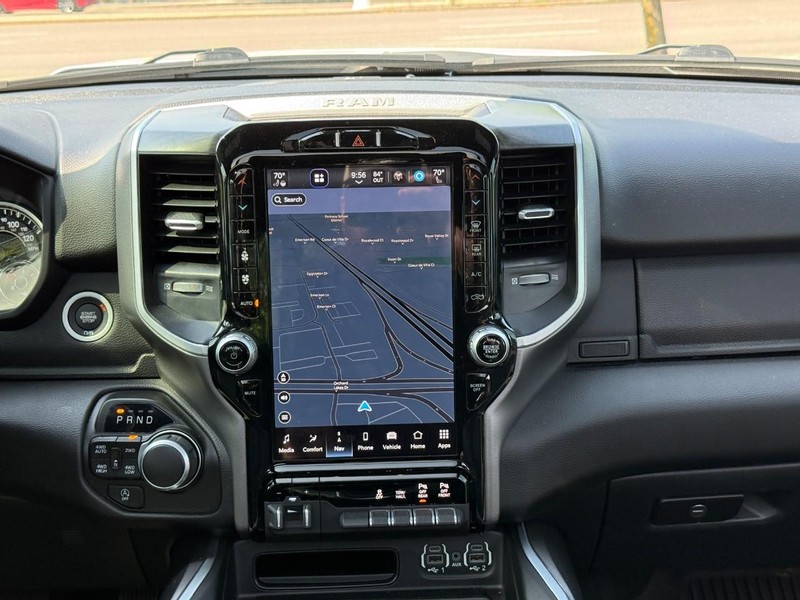 Ram 1500 Vehicle Full-screen Gallery Image 13