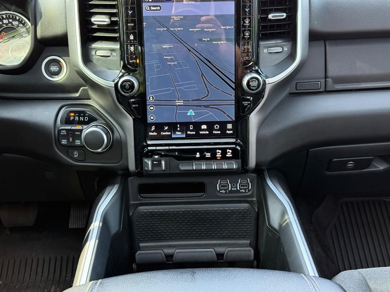Ram 1500 Vehicle Full-screen Gallery Image 14