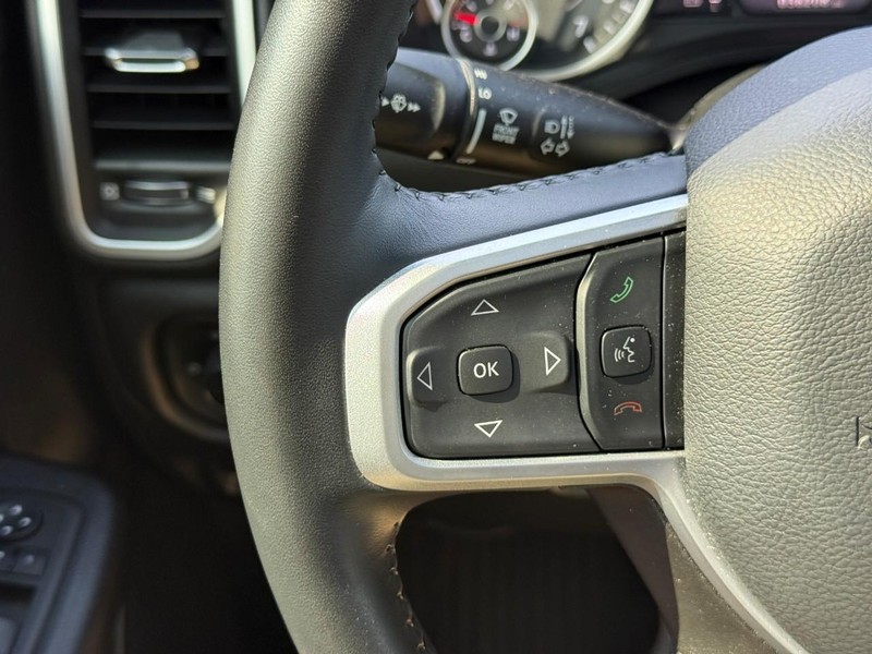 Ram 1500 Vehicle Full-screen Gallery Image 17