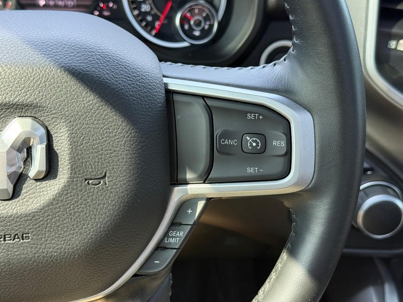 Ram 1500 Vehicle Full-screen Gallery Image 18