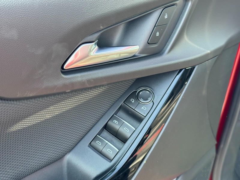 Chevrolet Equinox Vehicle Full-screen Gallery Image 11