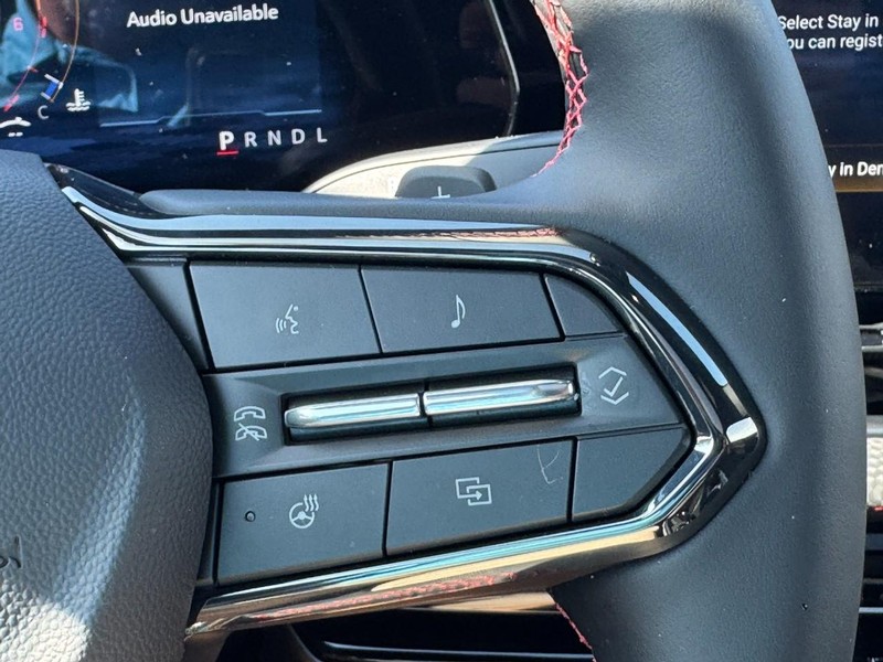 Chevrolet Equinox Vehicle Full-screen Gallery Image 15