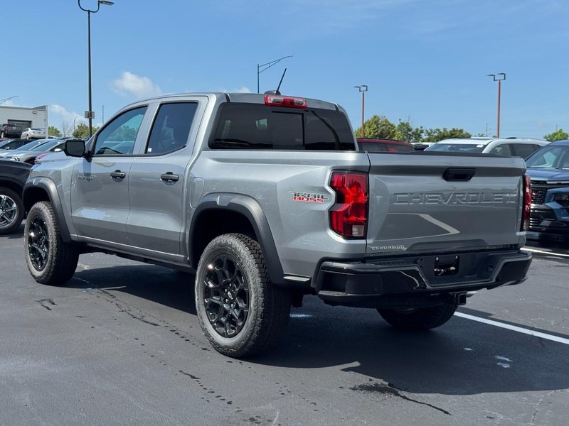 Chevrolet Colorado Vehicle Full-screen Gallery Image 3