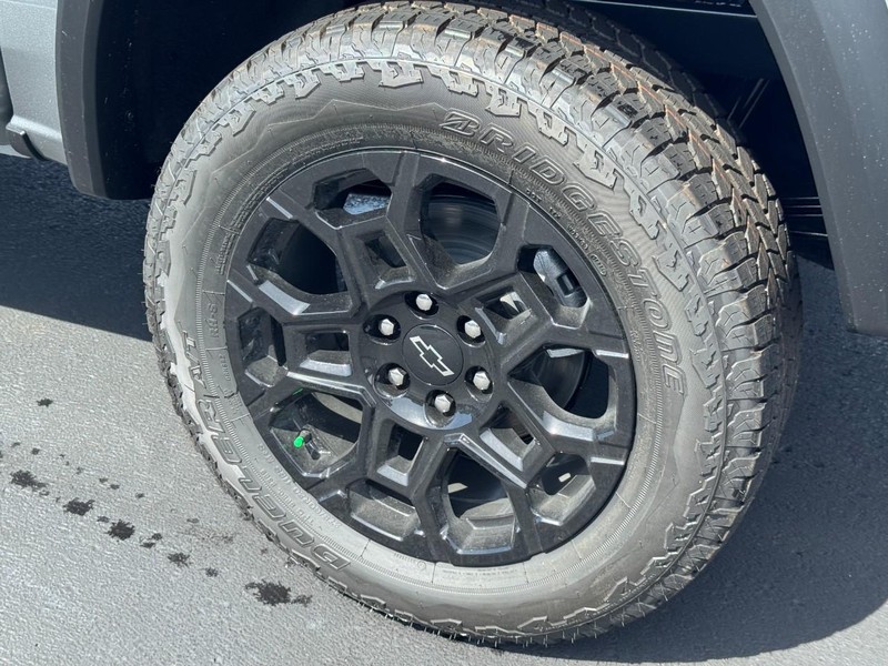 Chevrolet Colorado Vehicle Full-screen Gallery Image 4
