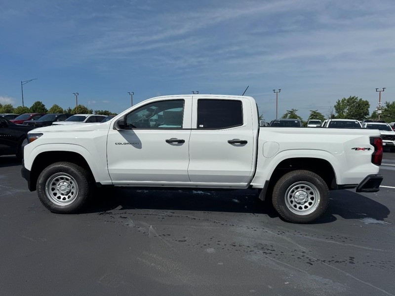 Chevrolet Colorado Vehicle Full-screen Gallery Image 2