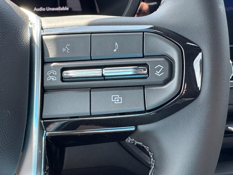 Chevrolet Colorado Vehicle Full-screen Gallery Image 13