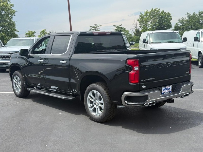 Chevrolet Silverado 1500 Vehicle Full-screen Gallery Image 3