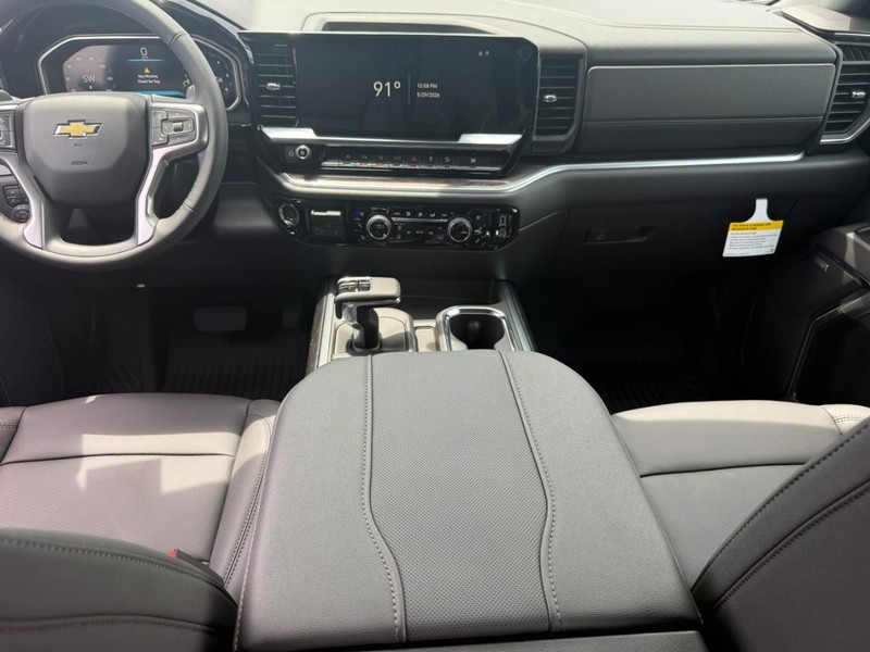 Chevrolet Silverado 1500 Vehicle Full-screen Gallery Image 6