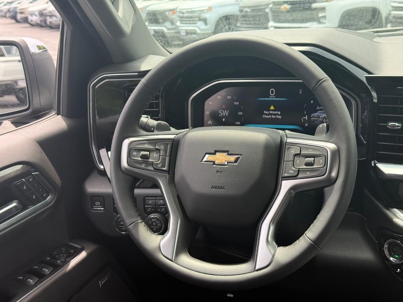 Chevrolet Silverado 1500 Vehicle Full-screen Gallery Image 7